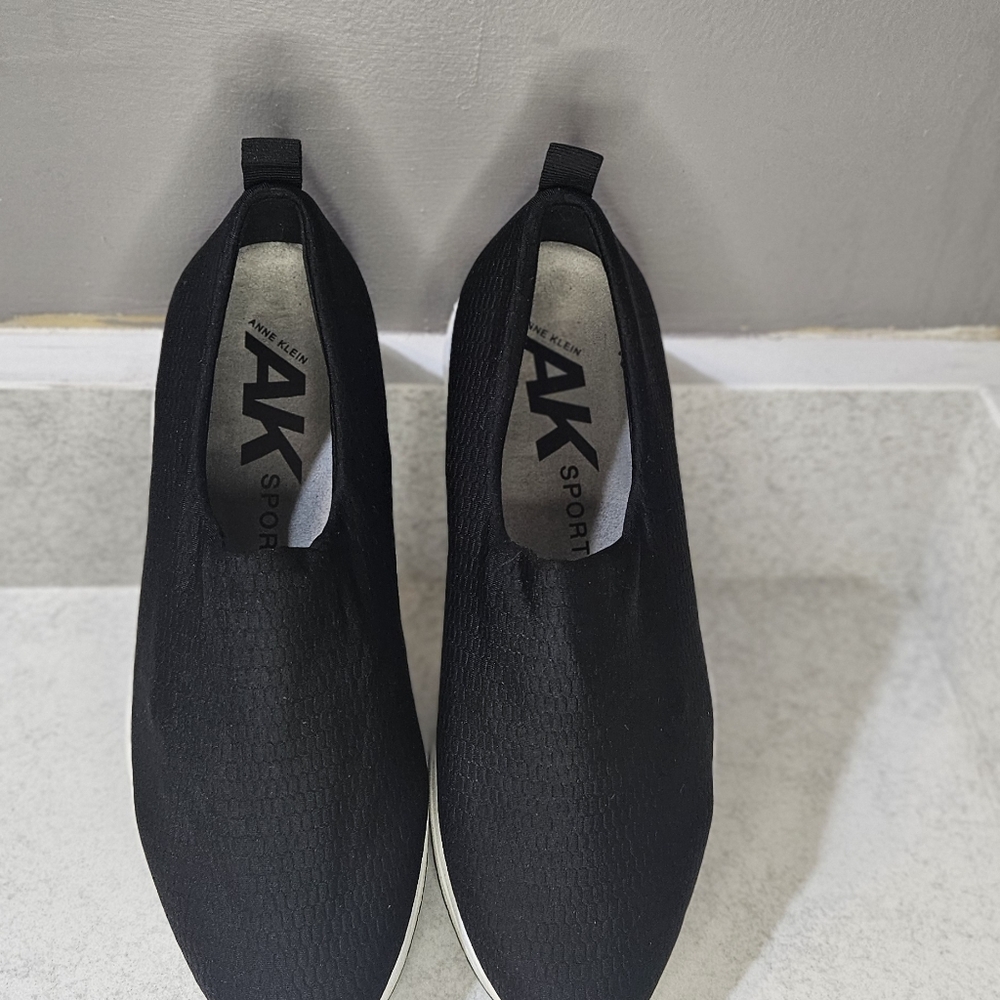 Womens Anne Klein AK Sport Black Slip-On Sneakers Size 7.5
